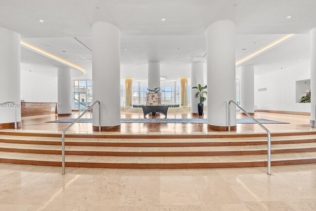 Photo - 5161 Collins Ave Unit 910