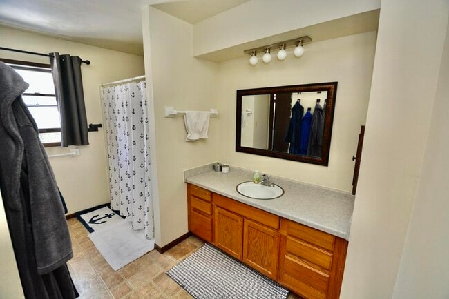 Photo - 716 St Johns Dr