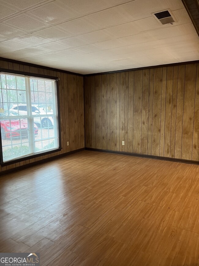 Photo - 1993 Smokey Rd