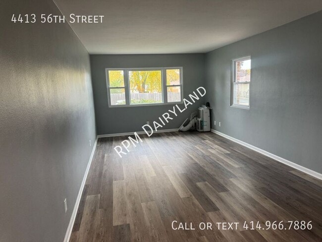 Photo - 4413 56th St