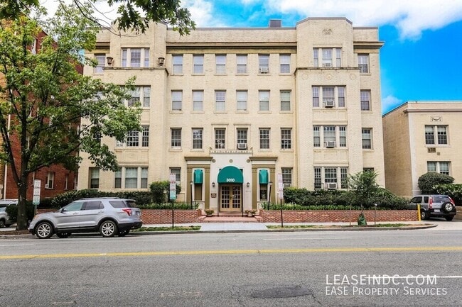 Building Photo - 3010 Wisconsin Ave NW Unit #405