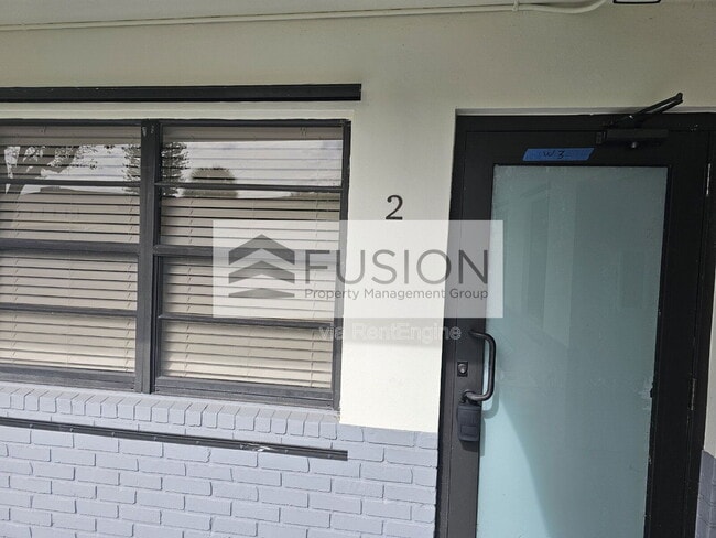 Building Photo - 1731 Alcazar Dr Unit 2