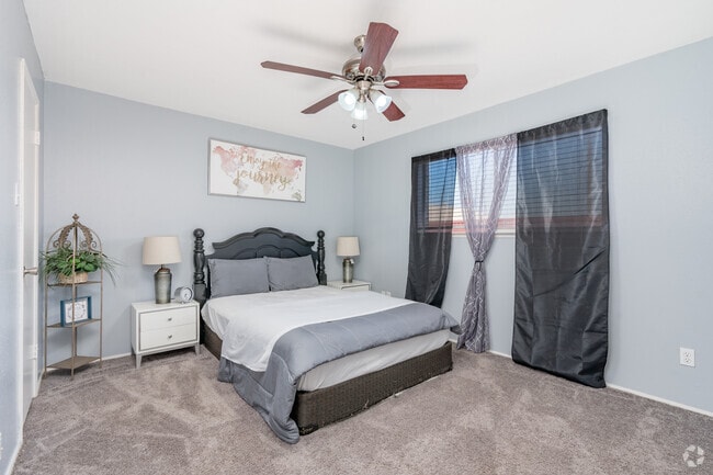 1BR, 1BA - 672SF - Bedroom