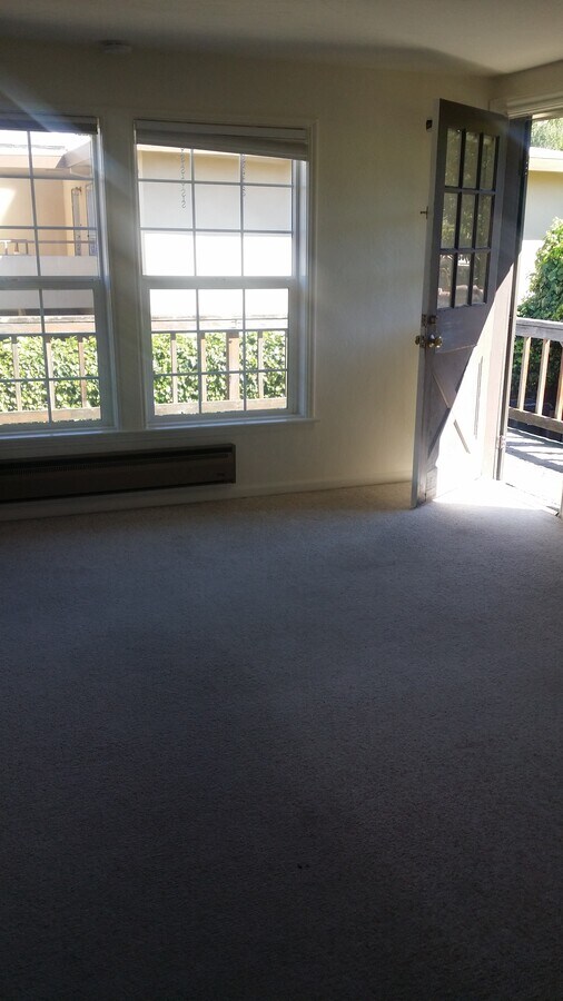 Main room - 616 Cedar St Unit B
