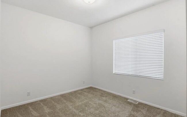 Photo - 4 Bedroom Home near Flanagan Lake