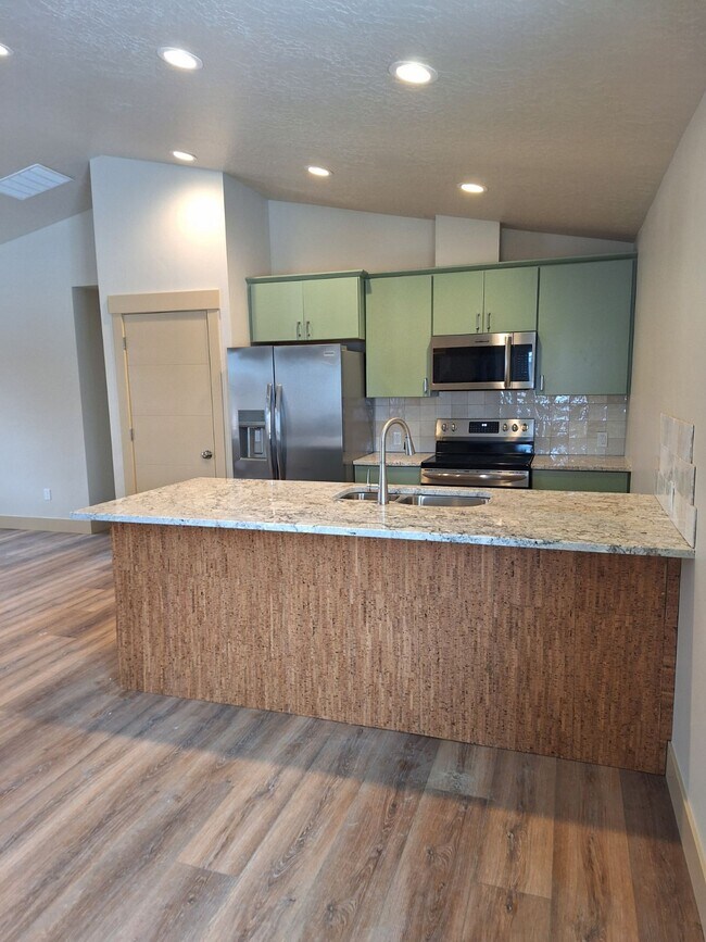 Photo - 702 Smith Ave