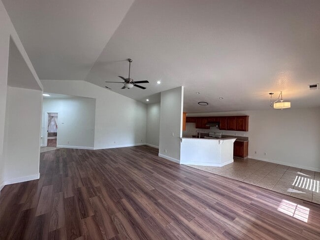 Building Photo - 5491 W Ashcroft Ave