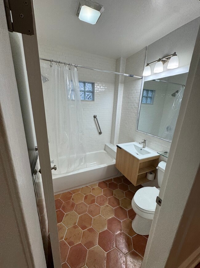 Photo - 14 Osborne Ave Unidad 1st Floor