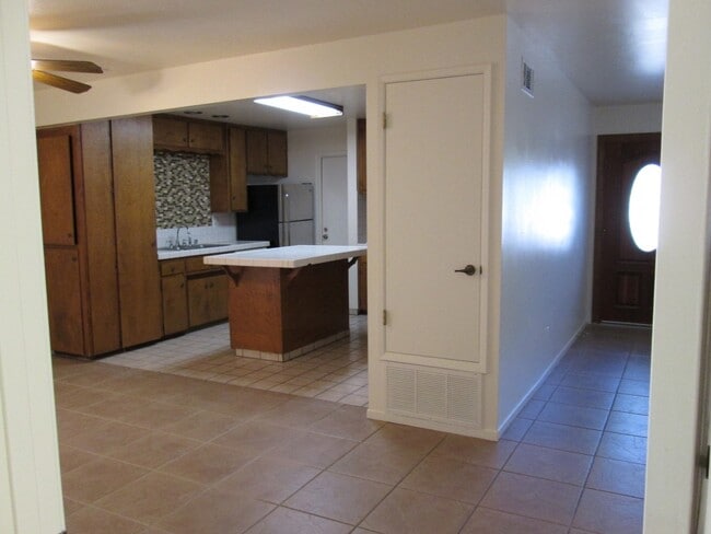 Photo - 1377 Woodside Dr