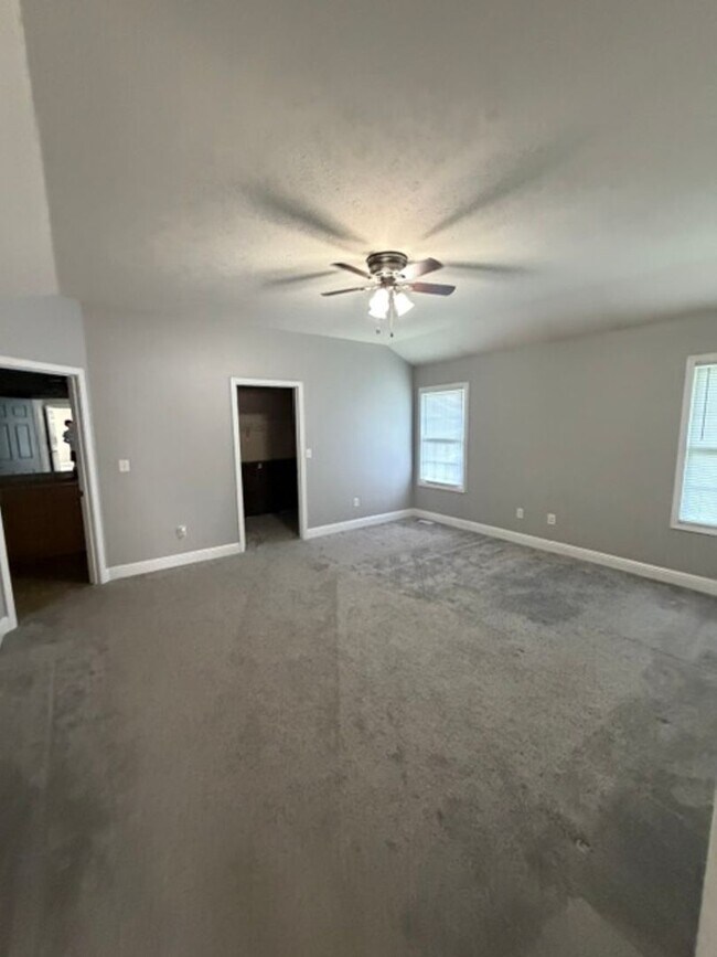Photo - 410 Goldenrod Dr