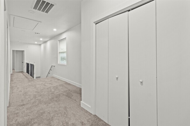 Photo - 8127 Hoffman St