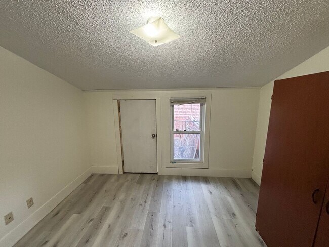 651 W Davenport St Unit Upper