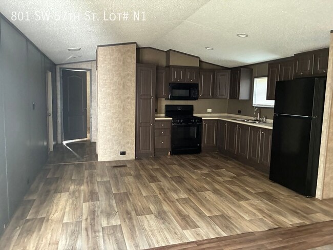 Photo - 801 SW 57th St