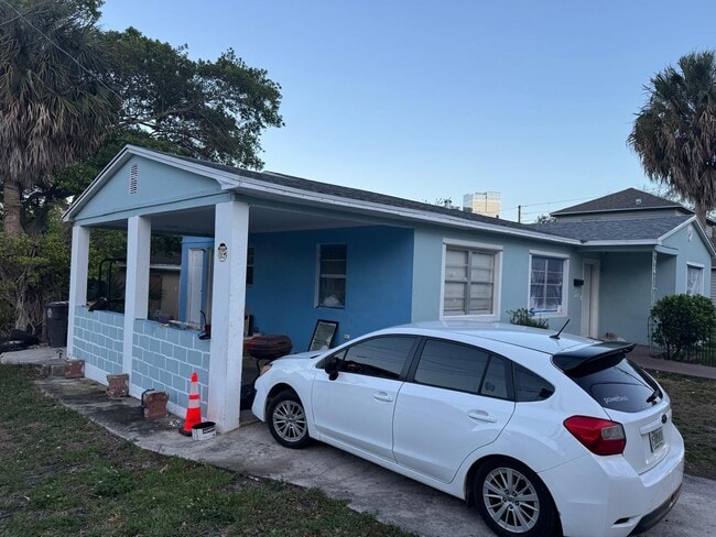 Photo - 1110 N Sapodilla Ave