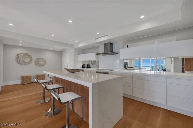 Photo - 2885 Gulf Shore Blvd N Unidad 702
