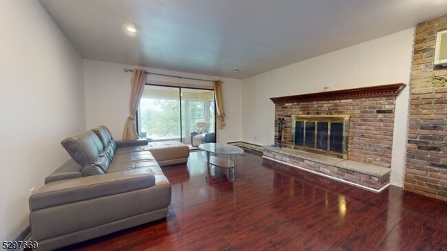 Photo - 368 Lake Shore S Unit F