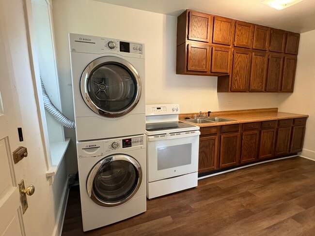 Photo - 228 E Bloomington St