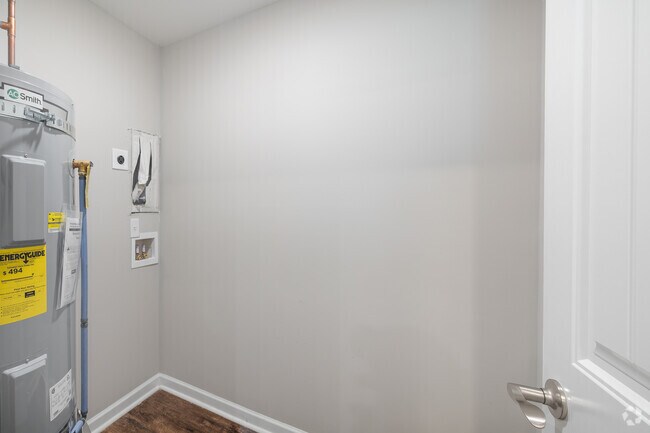2BR, 2BA - 1,098SF - Laundry Room - Colonial Charters