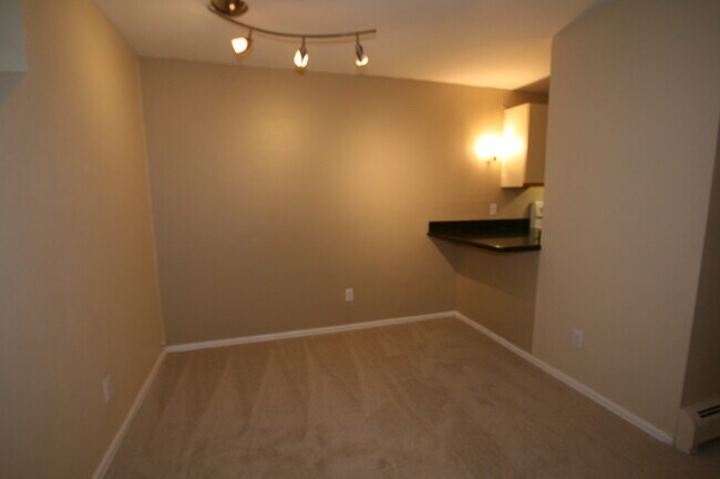 Dining Room/Office - 2201 Pearl St Unit 124