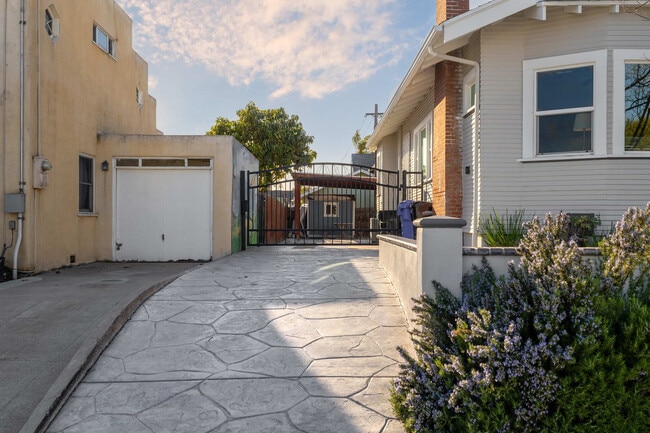 1716 30th St Unit SI ID1024457P