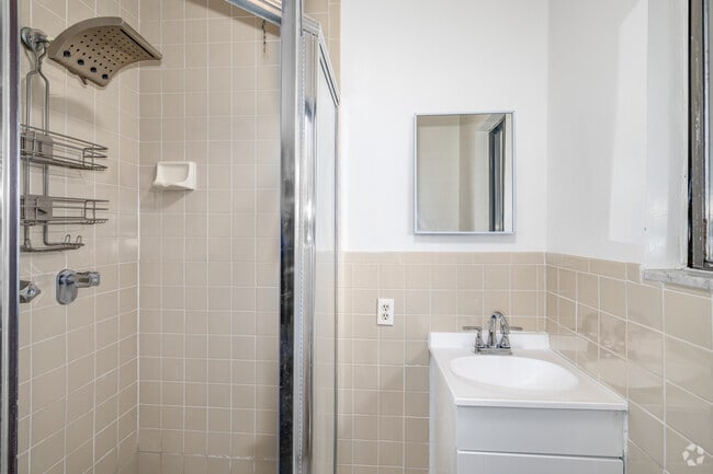 2BR, 2BA - 977SF - Primary Bathroom - Lindvale Gardens