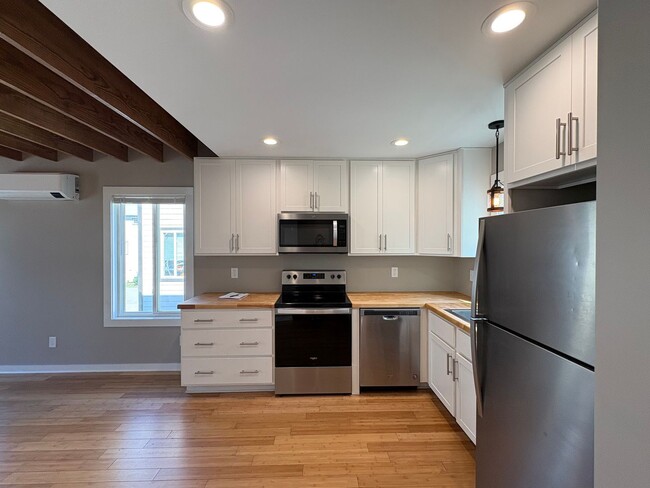 6 W Citra St
