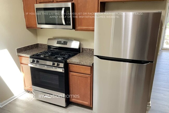 Photo - 1694 Clifford St