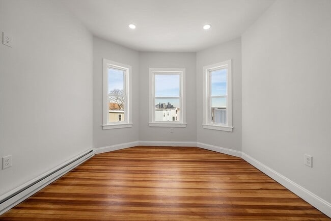 Photo - 53 Woodford St Unit 3