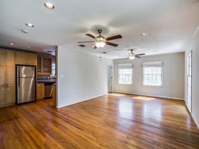 Photo - 2250 W Main St