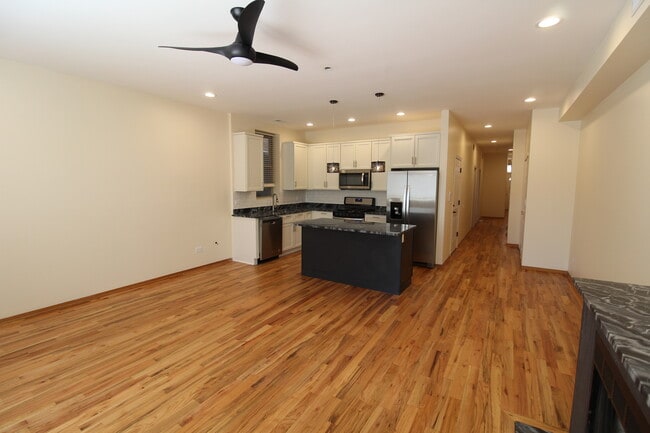 Photo - 2054 W Division St Unit 2