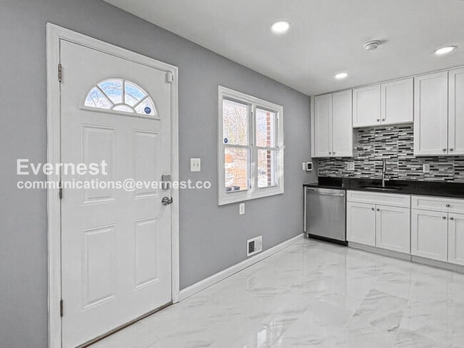 Photo - 8010 Carmel Dr