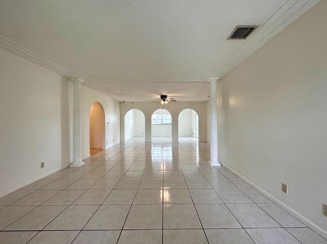 Photo - 1292 Essex Dr