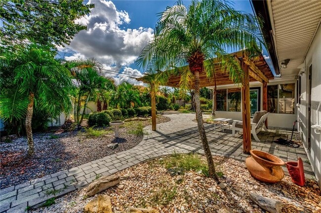 Photo - 10203 3rd St E