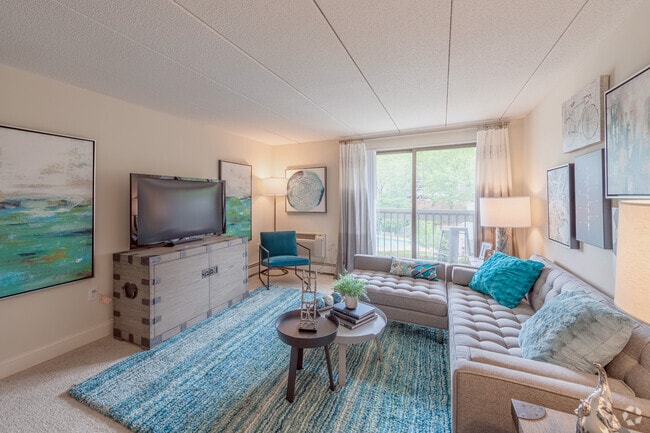2 BR, 1 BA