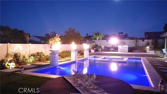 Photo - 2257 Praed St