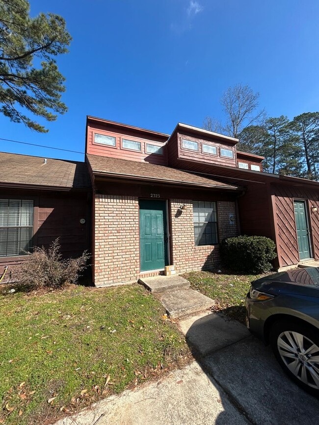 Photo - Sun-Filled 2/2 with Stainless Appliances & New Carpet