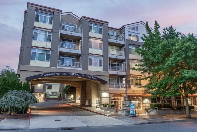 Building Photo - Courtyard Off Main Rental