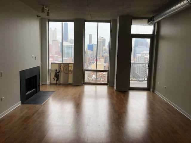 Photo - 720 N Larrabee St