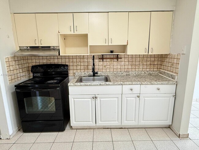 Photo - 3980 SW 51st St Unidad 1