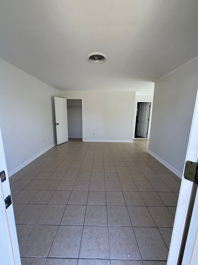 Building Photo - 6499 Marcie St Unit A