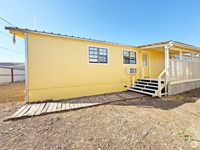 Building Photo - 408 W Holland Ave Rental