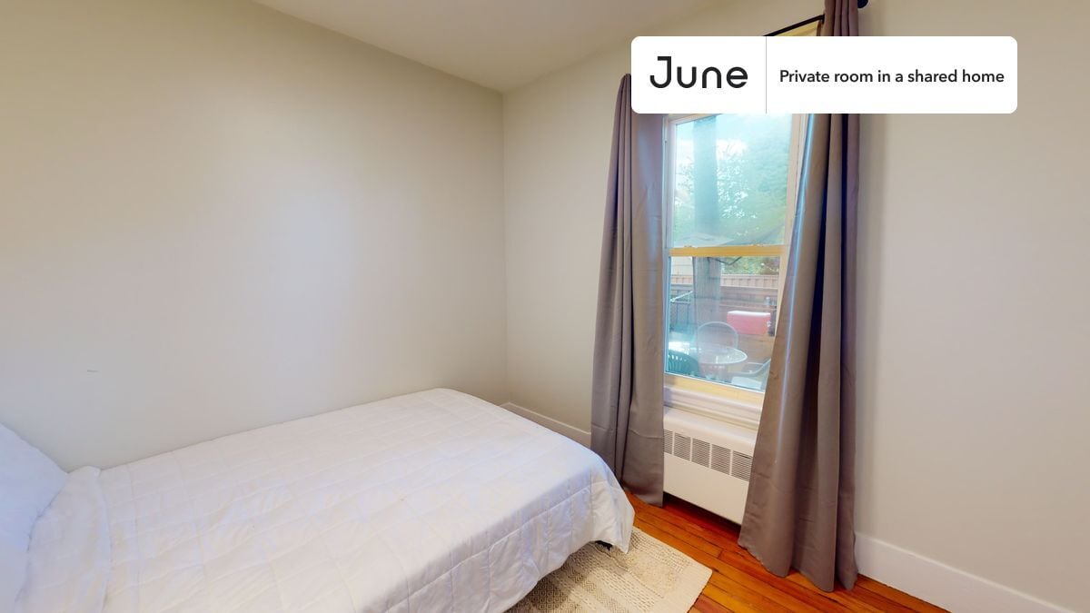 Private bedroom in 4 bed/1 bath Home - Private bedroom in 4 bed/1 bath Home