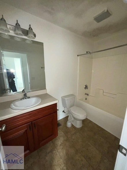 Photo - 114 Caswell Ct