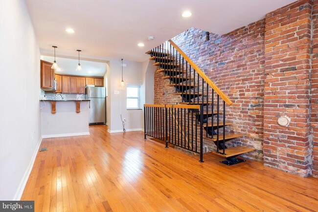 Photo - 1576 E Hewson St Townhome