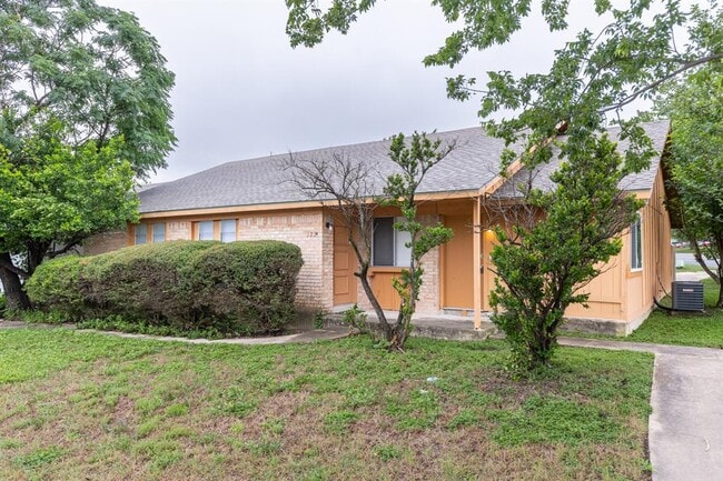 Photo - 323 W William Cannon Dr