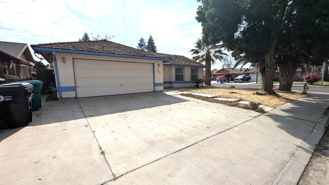 Photo - 3 Bedroom 2 Bath Home on Large Corner Lot