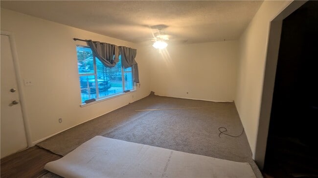Photo - 1351 N Stephens Ave