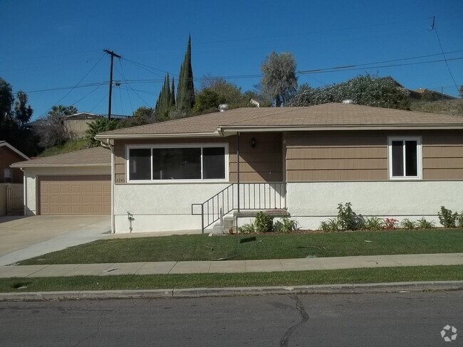 Building Photo - 3 Bedroom 2 Bath Home in La Mesa with Deta...