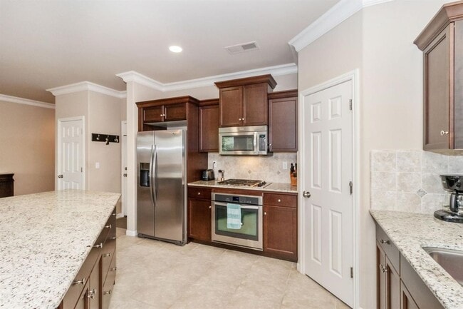 Photo - Newly Built 3/2 near Clovis East High School