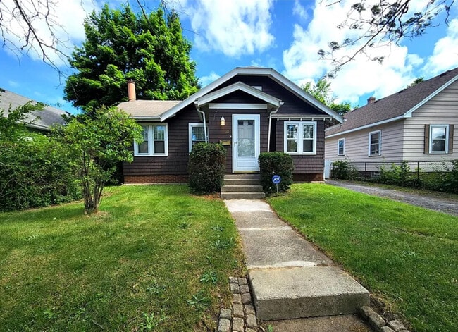Building Photo - 10 Lakewood Dr Rental
